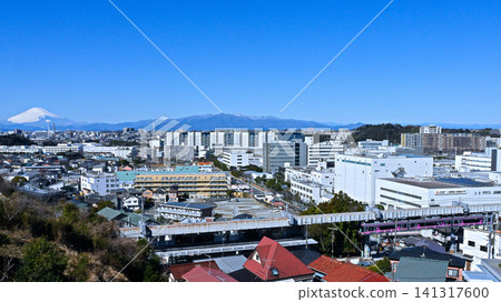 Shonan Monorail of gliding sky Shonan Monorail of gliding sky 141317600