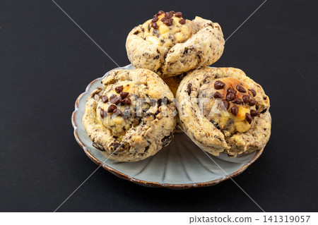 chocolate sandwich cookie crumb scone filled with cream cheese 141319057
