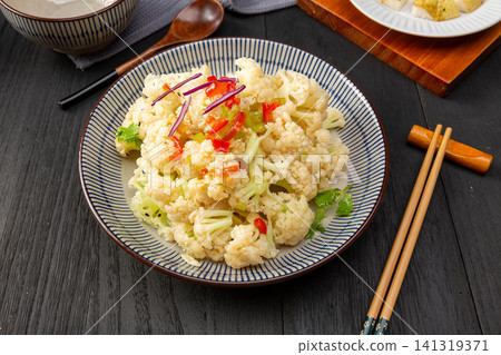chinese Stir-Fried Cauliflower with Garlic, Simple Vegetarian Chao Hua Cai chinese Stir-Fried Cauliflower with Garlic, Simple Vegetarian Chao Hua Cai 141319371