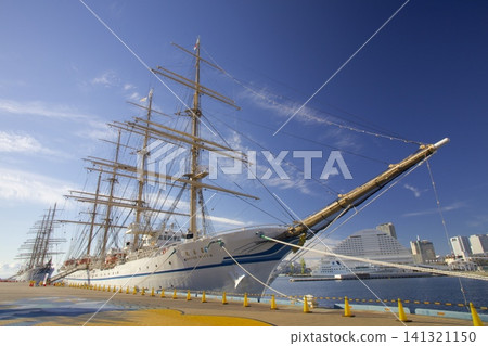 The sailing ships "Nippon Maru" and "Kaiwo Maru" are docked in Kobe Port. The sailing ships "Nippon Maru" and "Kaiwo Maru" are docked in Kobe Port. 141321150