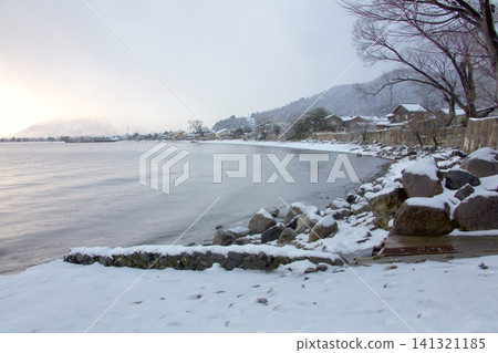 The stone walls and snowscape of Kaizu-Osaki, a "Japan Heritage" site in Oku-Biwako. The stone walls and snowscape of Kaizu-Osaki, a "Japan Heritage" site in Oku-Biwako. 141321185