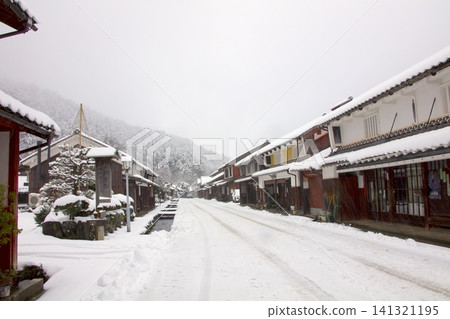佐馬街道熊川宿的雪景:“國家指定傳統建築群重要保存地區” 佐馬街道熊川宿的雪景:“國家指定傳統建築群重要保存地區” 141321195