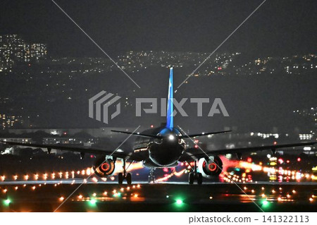 Osaka Itami Airport, Senrigawa Embankment, A321 nighttime takeoff, charcoal briquettes. 141322113