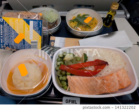 無麩質(GFML)鮭魚菜單 - 特製機上餐食 無麩質(GFML)鮭魚菜單 - 特製機上餐食 141322202