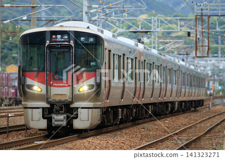 JR West 227 series train (Red Wing) JR West 227 series train (Red Wing) 141323271
