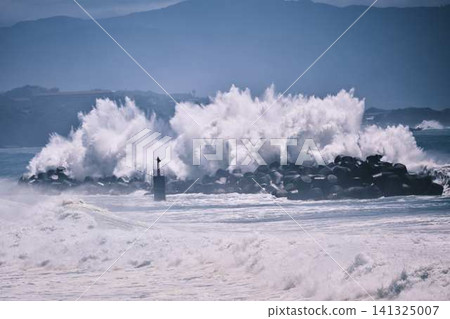 Typhoon wave Typhoon wave 141325007