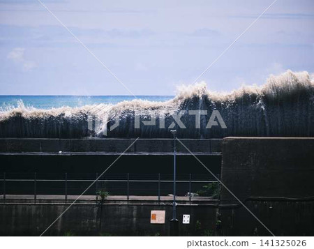 Typhoon wave Typhoon wave 141325026
