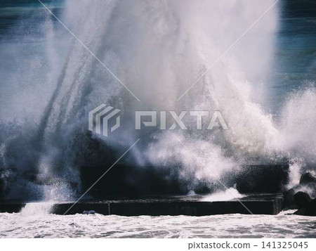 Typhoon wave Typhoon wave 141325045