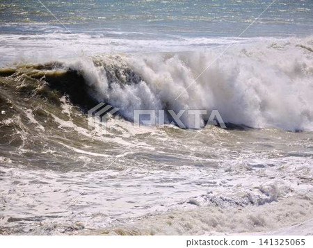 Typhoon wave Typhoon wave 141325065