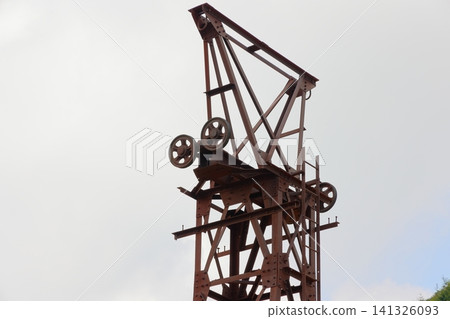 Cableway support pillars and receiving rings of the Ogushi Mine remaining at Kenashi Pass 141326093
