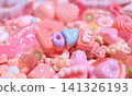 Lots of pink decorative parts, the word "LOVE," cute background photos, wallpaper, message, decoration. 141326193