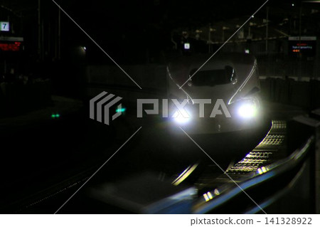 Running along Japan's main artery!! The Tokaido Shinkansen 'N700S' ~At Atami Station at night~ Running along Japan's main artery!! The Tokaido Shinkansen 'N700S' ~At Atami Station at night~ 141328922