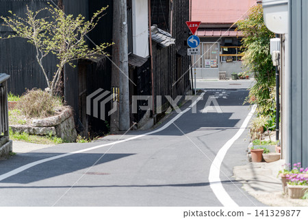 Alley, residential area, Japanese townscape, narrow street, residential street, back alley, streetscape, local scenery Alley, residential area, Japanese townscape, narrow street, residential street, back alley, streetscape, local scenery 141329877