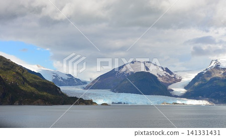 Experience the mysteries of nature on a Chilean fjord cruise. Experience the mysteries of nature on a Chilean fjord cruise. 141331431