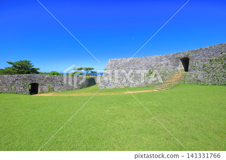 [Okinawa Prefecture] Zakimi Castle Ruins (Gusuku Sites and Related Properties of the Kingdom of Ryukyu, a World Cultural Heritage Site) under a clear blue sky. 141331766