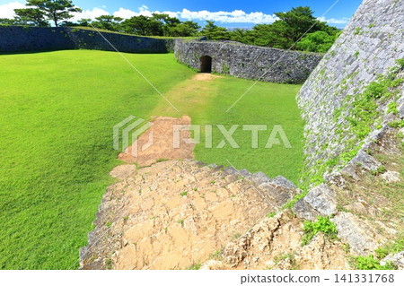 [Okinawa Prefecture] Zakimi Castle Ruins (Gusuku Sites and Related Properties of the Kingdom of Ryukyu, a World Cultural Heritage Site) under a clear blue sky. 141331768