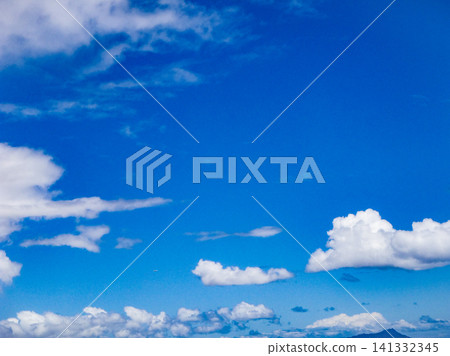 各國天空和雲朵的景象 各國天空和雲朵的景象 141332345
