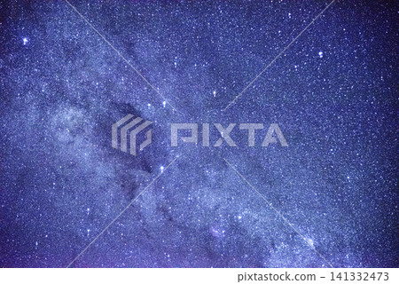 烏尤尼鹽沼上空繁星點點,美不勝收。 烏尤尼鹽沼上空繁星點點,美不勝收。 141332473