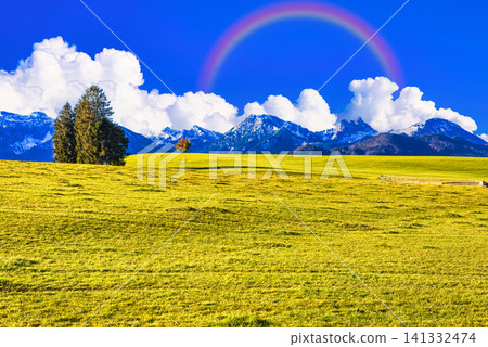 巴伐利亞地區寧靜的春日景色。 巴伐利亞地區寧靜的春日景色。 141332474