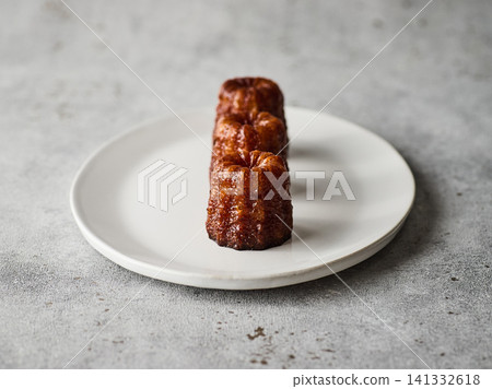 白色盤子上的可露麗 白色盤子上的可露麗 141332618
