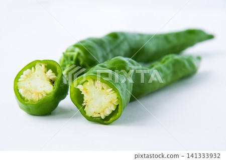 Sliced sweet peppers (Manganji variety) Sliced sweet peppers (Manganji variety) 141333932