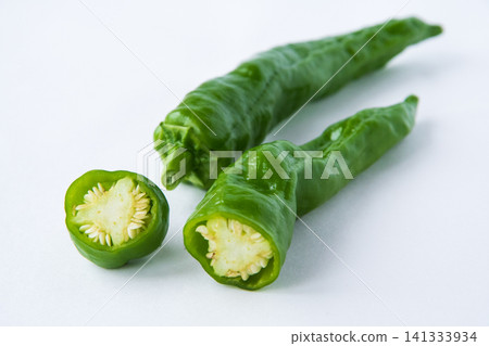 Sliced sweet peppers (Manganji variety) Sliced sweet peppers (Manganji variety) 141333934
