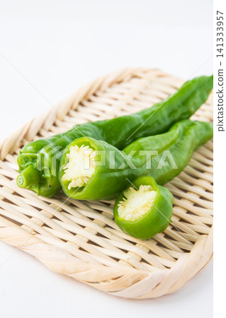 Sliced sweet peppers (Manganji variety) Sliced sweet peppers (Manganji variety) 141333957