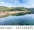 A clear sea and a quiet village 141334405