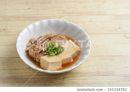 Simmered dried bonito flakes and tofu 141334762