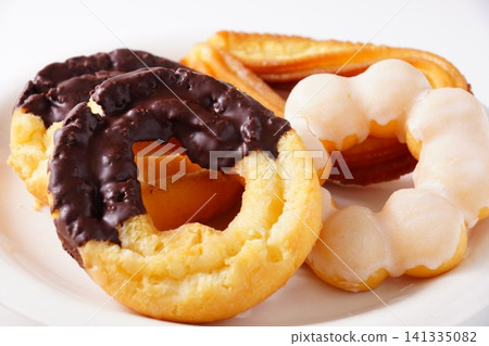 Delicious donuts Delicious donuts 141335082