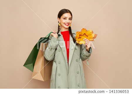 Autumn portrait of beautiful young woman Autumn portrait of beautiful young woman 141336053