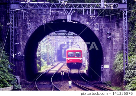 Keikyu Railway, Series 600 train 609 approaching Hemi Station after emerging from a series of tunnels, June 25, 1980. Keikyu Railway, Series 600 train 609 approaching Hemi Station after emerging from a series of tunnels, June 25, 1980. 141336876
