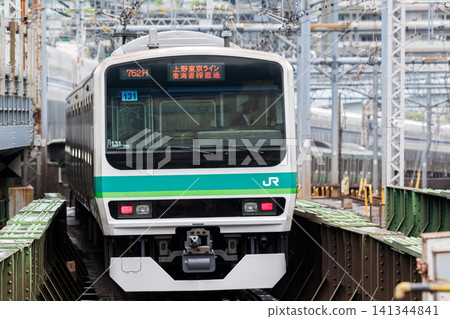 【上野東京線】從新橋站出發的普通列車 【上野東京線】從新橋站出發的普通列車 141344841