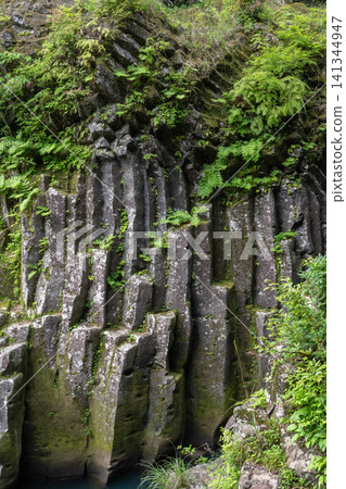 Takachiho Gorge: Columnar jointed rock formations and deep valleys, Miyazaki Prefecture 141344947