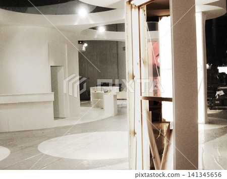 Trade fair venue, international exhibition hall, venue, booth construction, construction work, construction site. Trade fair venue, international exhibition hall, venue, booth construction, construction work, construction site. 141345656