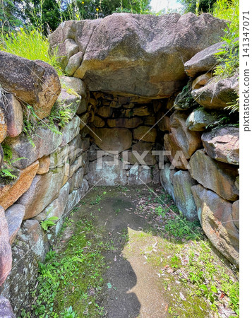 Hatakeda Tumulus: Stonework inside Hatakeda Tumulus: Stonework inside 141347071