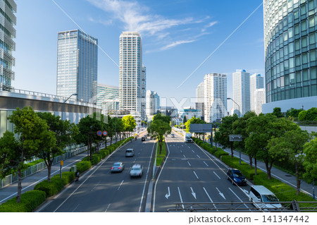 橫濱灣地區一棟塔樓公寓的景色 橫濱灣地區一棟塔樓公寓的景色 141347442
