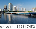 橫濱灣地區一棟塔樓公寓的景色 橫濱灣地區一棟塔樓公寓的景色 141347452