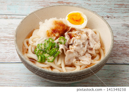 磨碎的冷涮烏冬面 磨碎的冷涮烏冬面 141349238