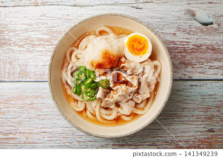 磨碎的冷涮烏冬面 磨碎的冷涮烏冬面 141349239