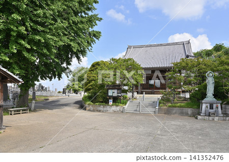 A Stroll Through Iwatsuki: Koshu-ji Temple (Soto Zen Buddhism) - Main Hall A Stroll Through Iwatsuki: Koshu-ji Temple (Soto Zen Buddhism) - Main Hall 141352476