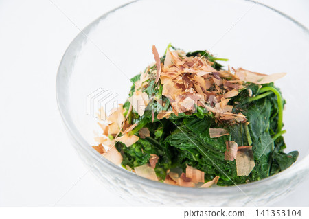 Blanched molokhia with bonito flakes Blanched molokhia with bonito flakes 141353104