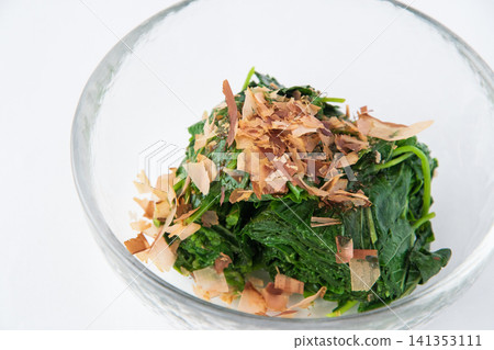 Blanched molokhia with bonito flakes 141353111