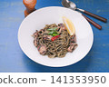 墨魚汁義麵，墨魚汁義大利麵，義大利菜，海鮮意麵，墨魚汁菜餚。 141353950