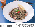 墨魚汁義麵，墨魚汁義大利麵，義大利菜，海鮮意麵，墨魚汁菜餚。 141353952
