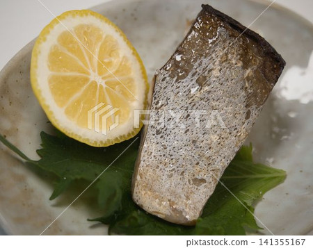 Salt-grilled yellowtail, home-cooked meal prepared by my wife, dinner enjoyed at home, happy family Salt-grilled yellowtail, home-cooked meal prepared by my wife, dinner enjoyed at home, happy family 141355167