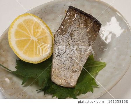 Grilled salted yellowtail, my wife's home-cooked meals, dinner at home, a happy family Grilled salted yellowtail, my wife's home-cooked meals, dinner at home, a happy family 141355168