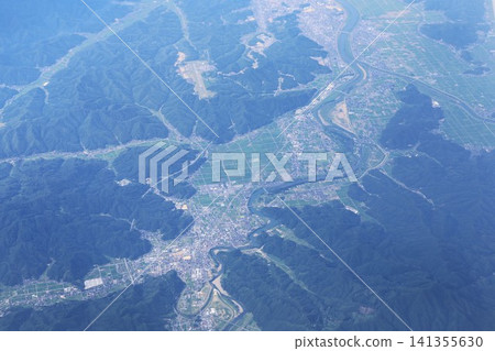 從空中俯瞰兵庫縣豐岡市 從空中俯瞰兵庫縣豐岡市 141355630