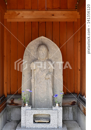 A Stroll Through Iwatsuki: Enpuku-ji Temple (Shingon-shu Chizan-ha sect) - Stone Buddha A Stroll Through Iwatsuki: Enpuku-ji Temple (Shingon-shu Chizan-ha sect) - Stone Buddha 141356120
