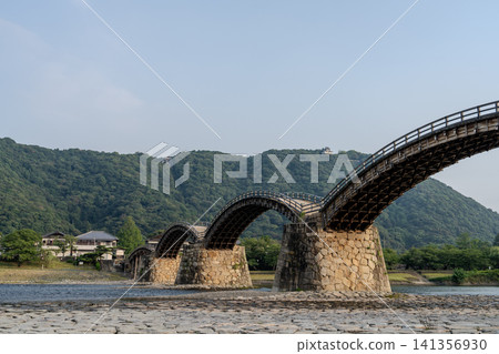 The wooden arch of Kintaikyo Bridge, a famous scenic spot in Iwakuni, exudes a sense of history. The wooden arch of Kintaikyo Bridge, a famous scenic spot in Iwakuni, exudes a sense of history. 141356930